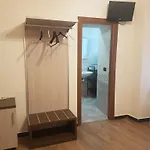 勒特瑞斯塔泽奥尼酒店 2*